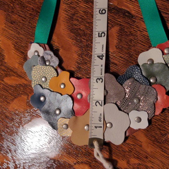 NEW! Handmade Genuine Leather Flower Bib Statement Necklace 065 🔥HP 1-12-25🔥 - Picture 6 of 11